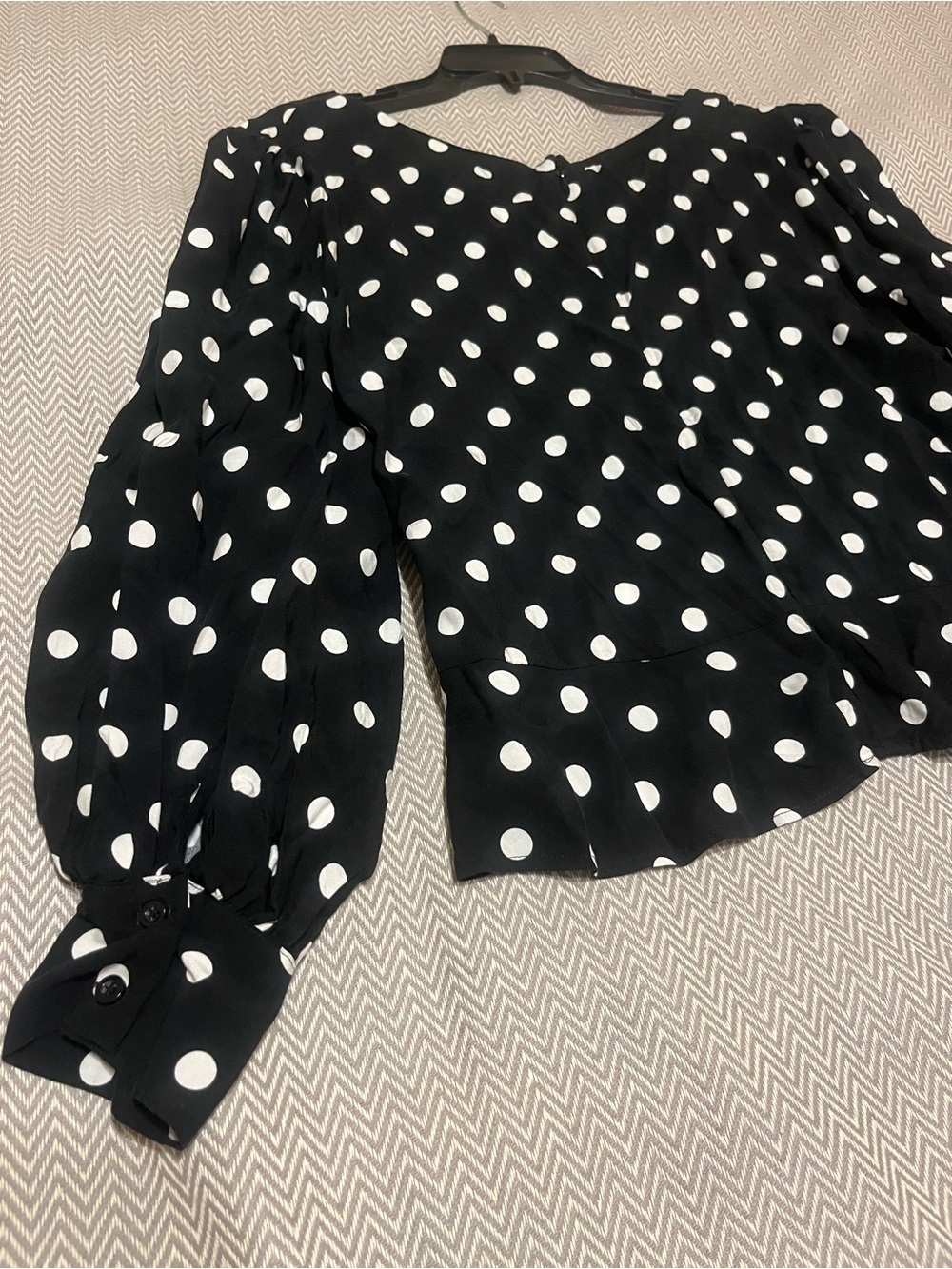 NWT! New York & Company Black & White Polka Dot Long-Sleeve Peplum Top. XL.